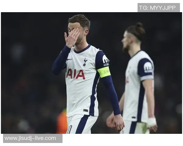 欧联杯惊心动魄之夜里昂与莱比锡激战成平局红牌事件引发全场热议