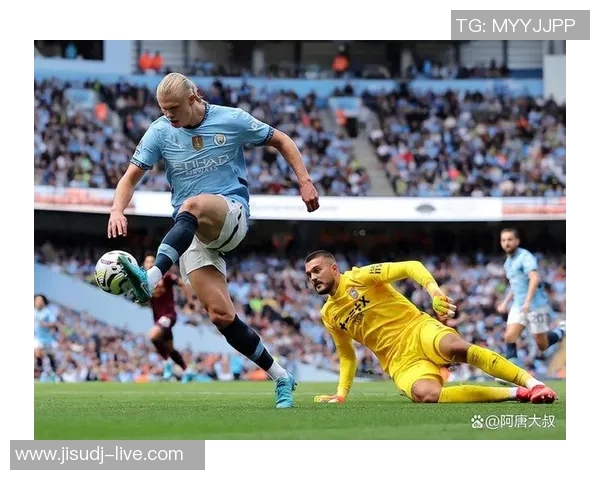 西甲激战曼城与AC米兰战成平局精彩瞬间引发全场热烈反响